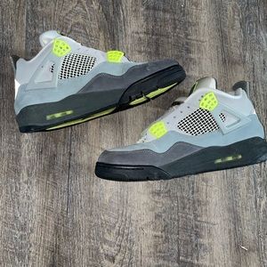 Jordan 4 Retro SE Neon- Mens